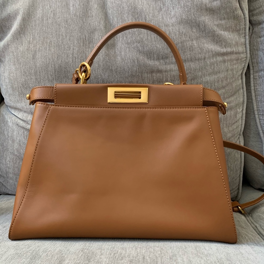 ‼️SOLD‼️Fendi medium peekaboo